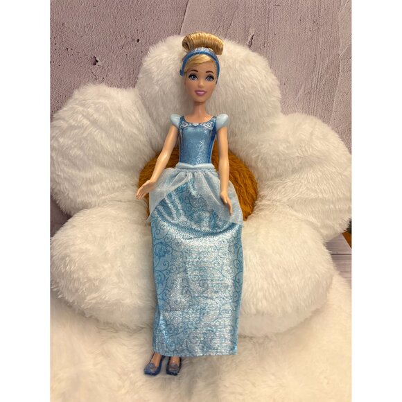 Mattel Disney Princess Cinderella Doll 2022 (SKU: 324TO) - Picture 1 of 13